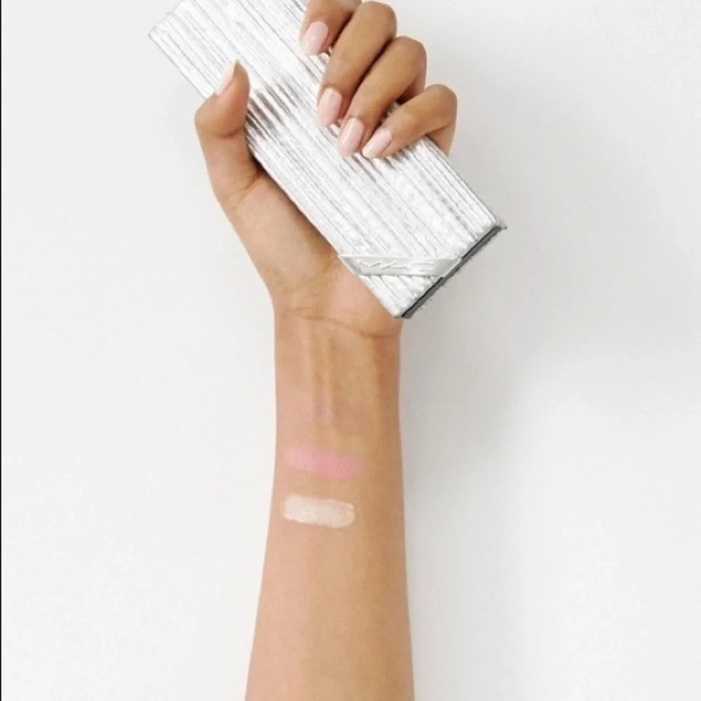 MAC SHINY PRETTY THINGS FACE COMPACT IN FA…